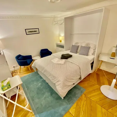 Apartment Montmartre, Studio Tres Bien Localise Paris